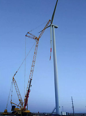 东方风电实现技术突破 首台120米柔性塔筒机组成功吊装，引领风电服务新高度